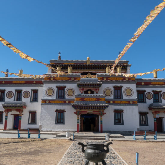 monastere tibetain erdene zuu bouddhisme mongolie voyage groupe decouverte culture