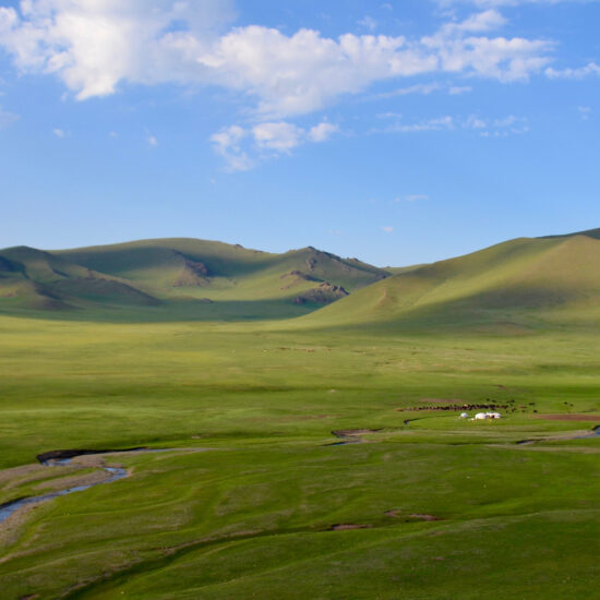 steppes melodies nomades mongolie paysages infinis voyage groupe culturel decouverte